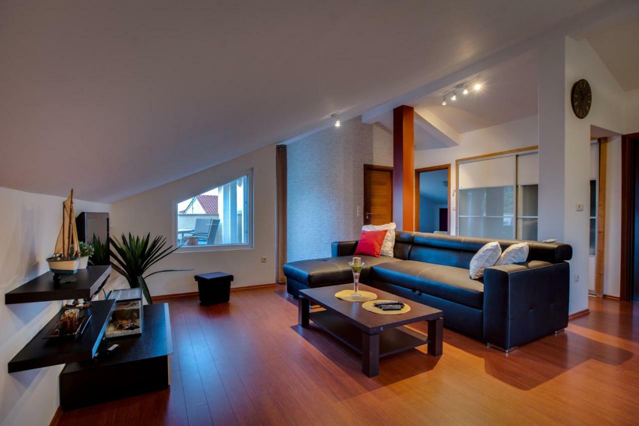 Apartman Nane Banjol Exterior foto