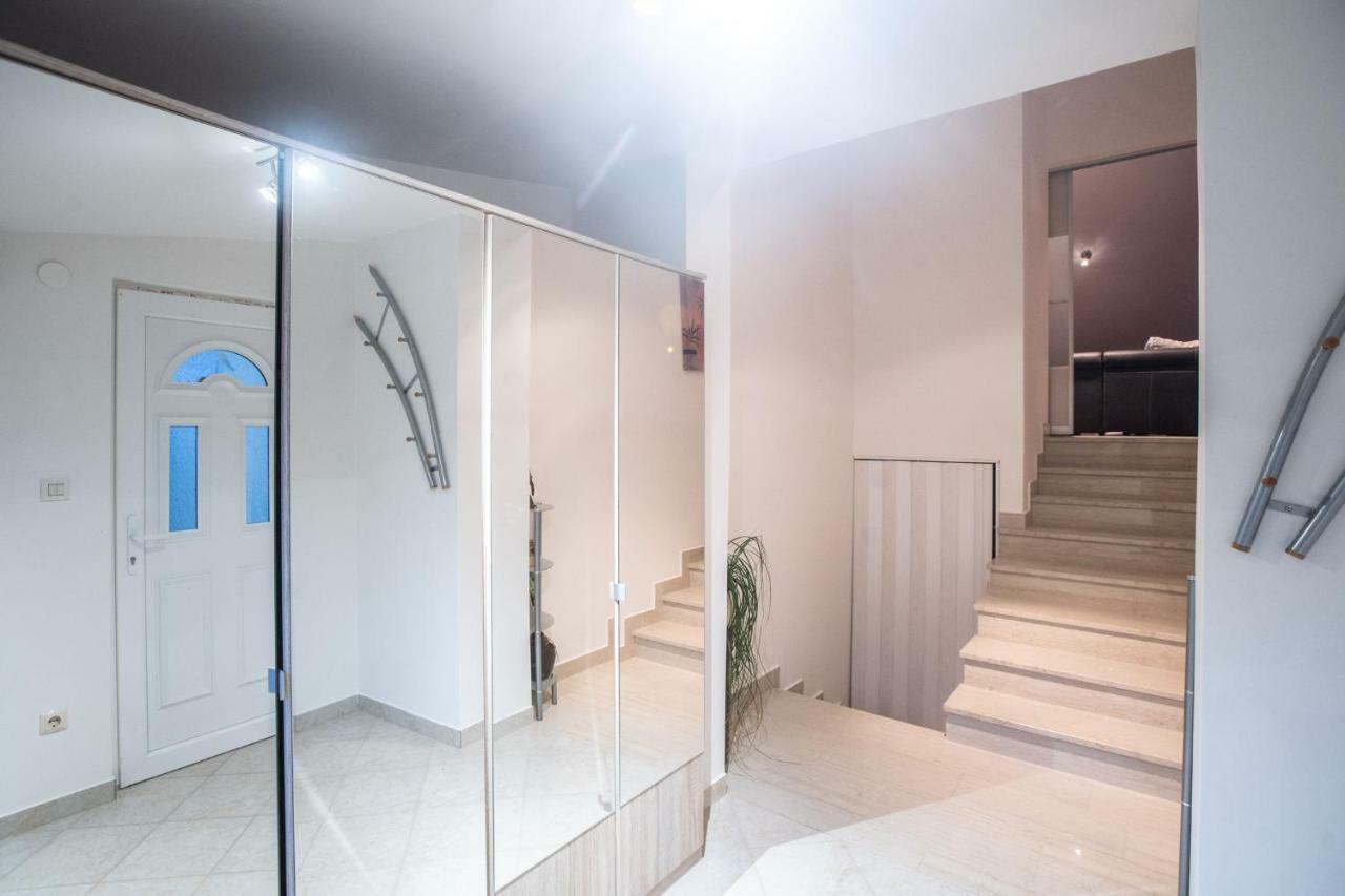 Apartman Nane Banjol Exterior foto